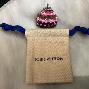 Pintrill Louis Vuitton 2021 200th Birthday LV Employee gift brooch pin cake pin